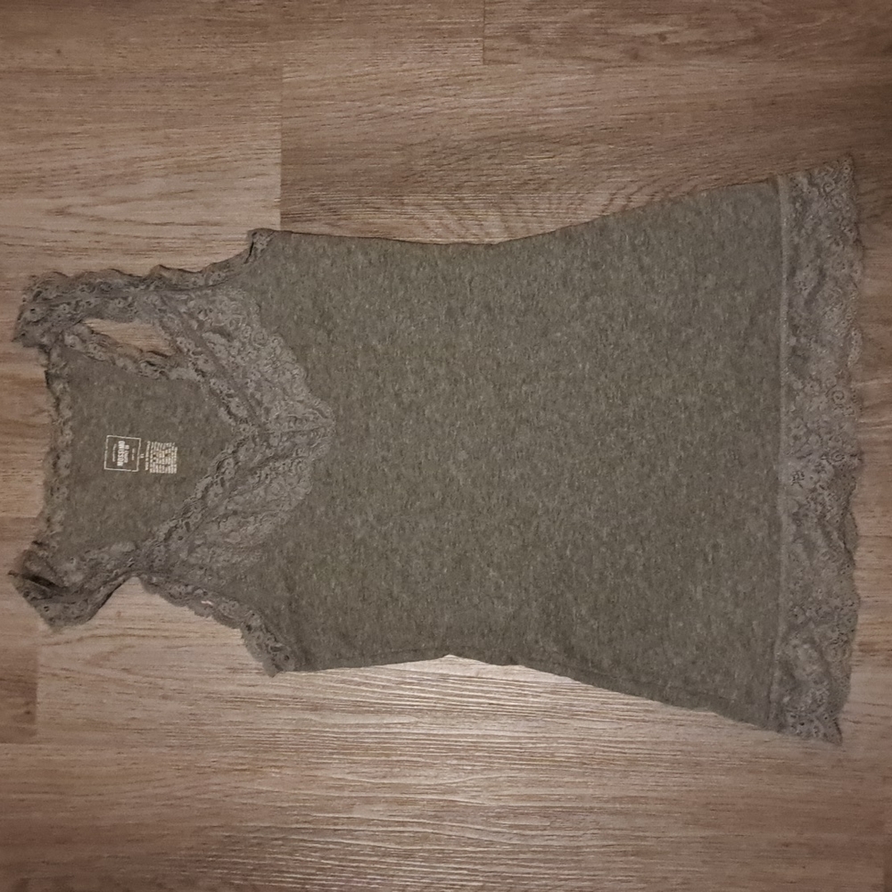 Tank with lace